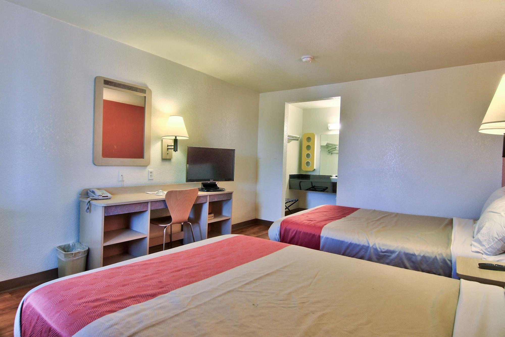 Hotel 6-sacramento, Ca - South Sacramento And Elk Grove