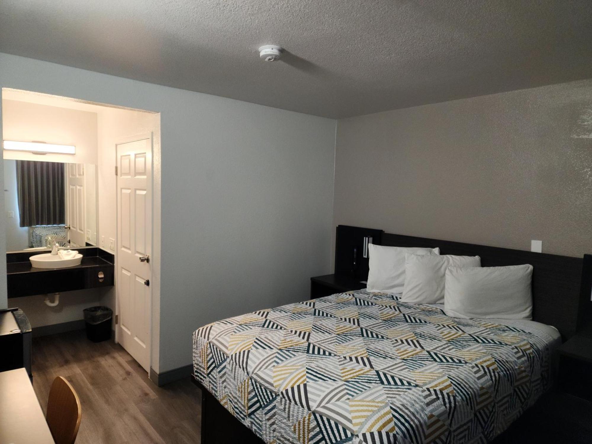 6-sacramento, Ca - South Sacramento And Hotel 2*