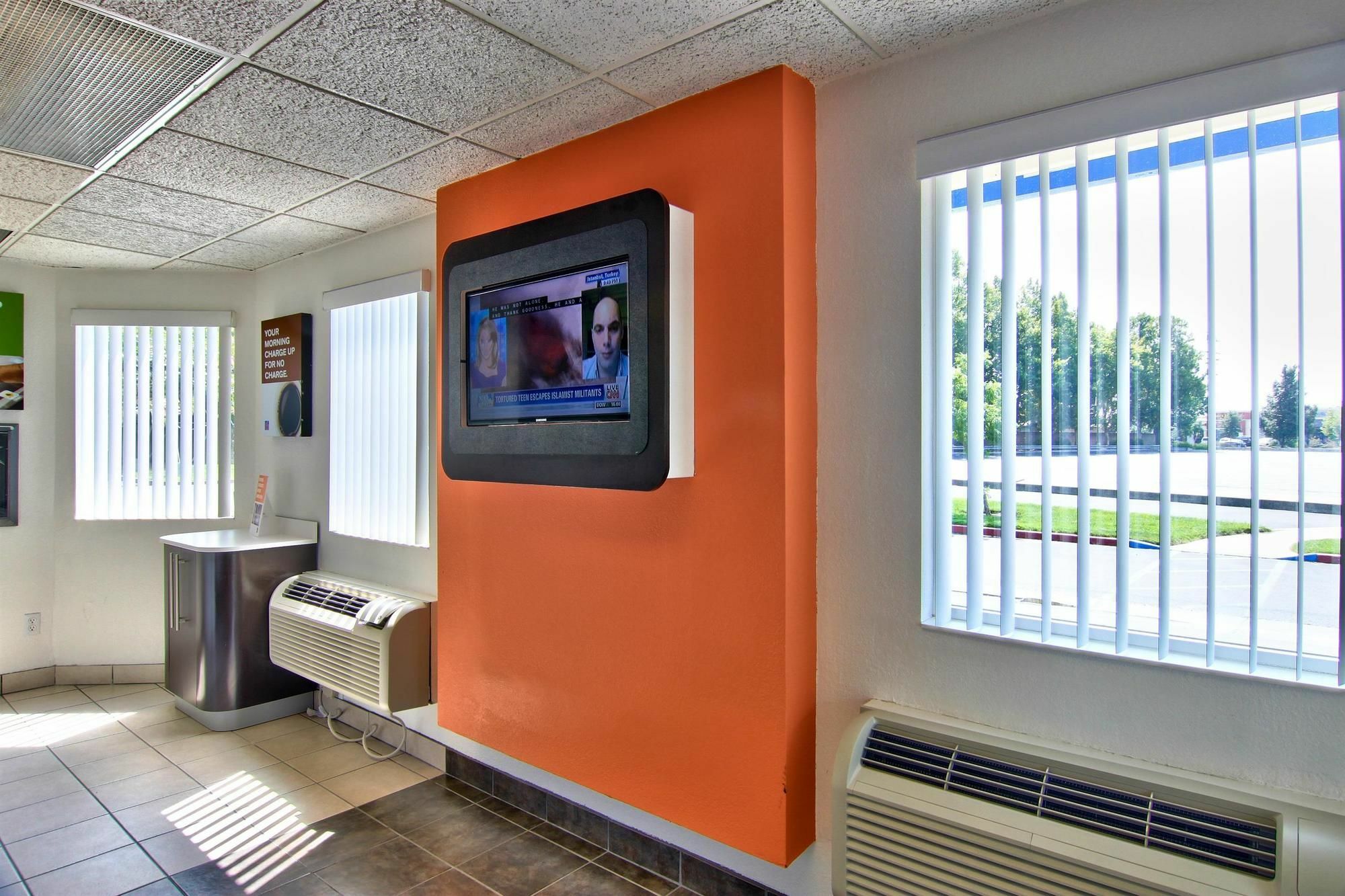 Hotel 6-sacramento, Ca - South Sacramento And 2*